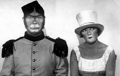 Scene from Majomszínház (1925), via Wikimedia Commons