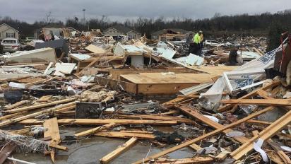 Bowling Green, KY, tornado damage