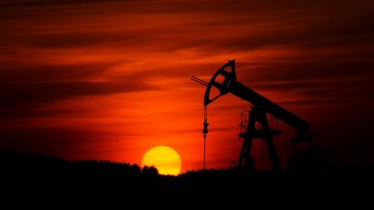 An oil derrick.