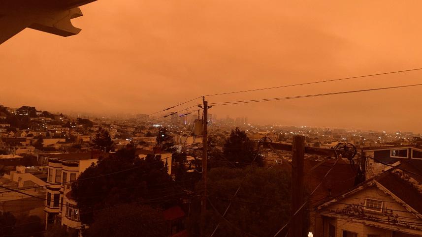 San Francisco sunrise during 2021 wildfires.